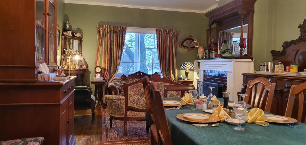 Bed & Breakfast Somewhere In Time Bed And Breakfast Niagara Falls
